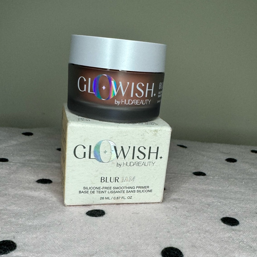 Huda beauty Glowish blur jam smoothing primer